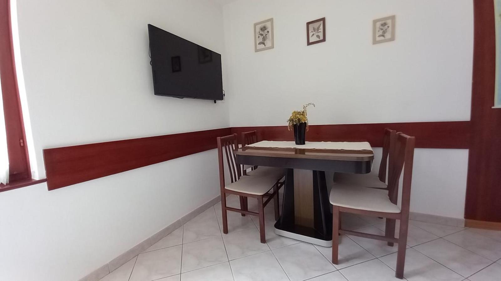 Apartment A4 Ines Near Beach بوريتش المظهر الخارجي الصورة